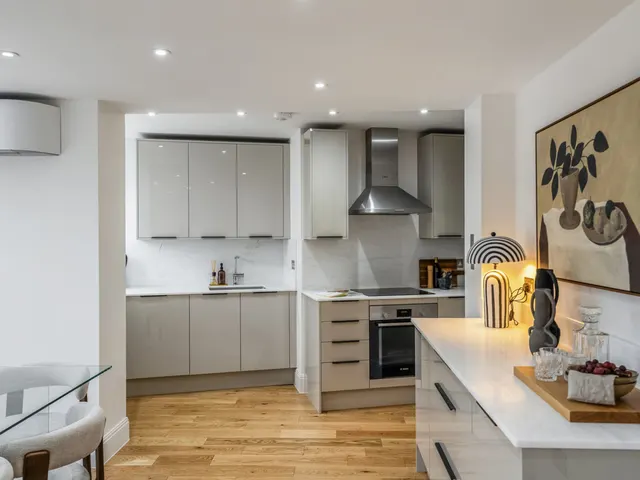 Cadogan Lane, London, SW1X, photo 3