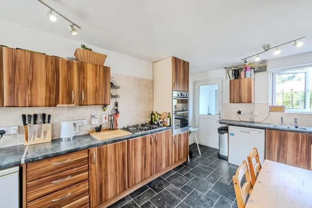 Pitman Place, Wotton-under-Edge, GL12, photo 3