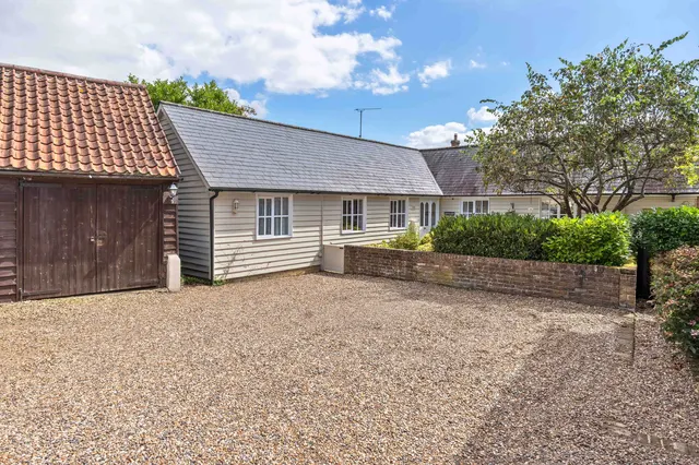 'Old Forge End Bungalow' Wareside, Nr Ware, photo 3