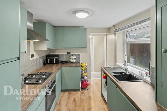 Victoria Street, Abertillery, photo 3