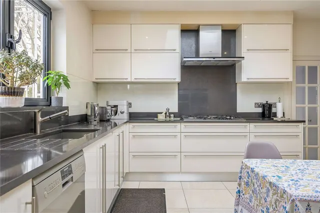 Photo 3 — Northchurch Road, Islington, London, N1 3JD