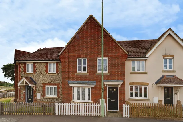 Hundred Acre Way, Red Lodge, Bury St. Edmunds, photo 1