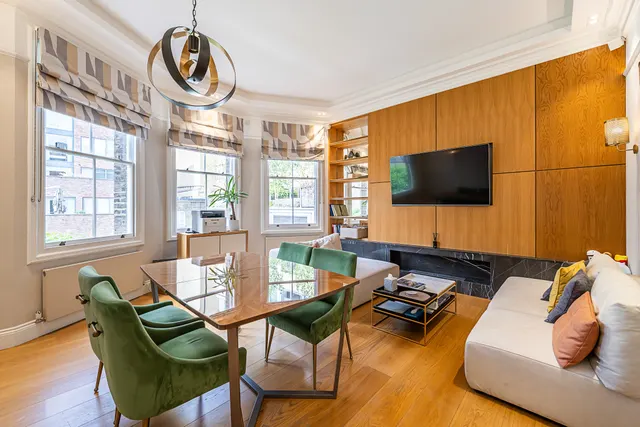 Kensington Court, London, W8, photo 1
