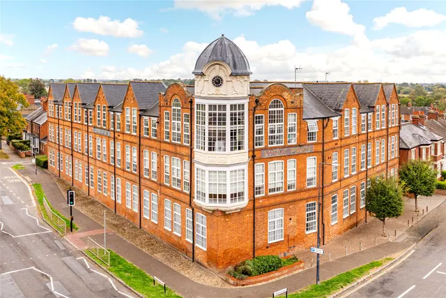 Kensington Place, Wellingborough Road, MK46, photo 2