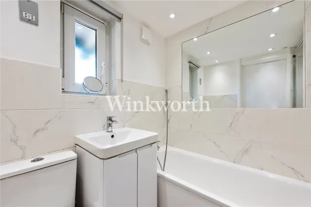 Victoria Crescent, London, N15, photo 1