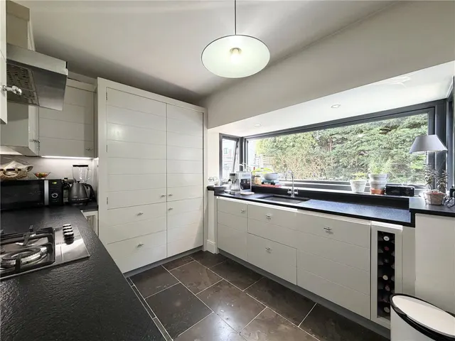 Wharfdale Road, Bournemouth, BH4, photo 2