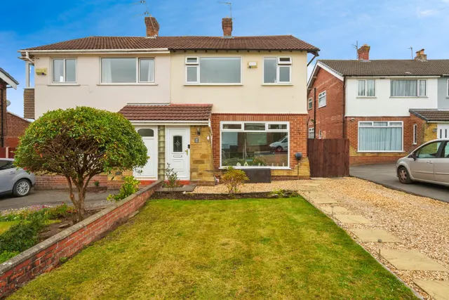 Beverley Gardens, Wirral, CH61, photo 1