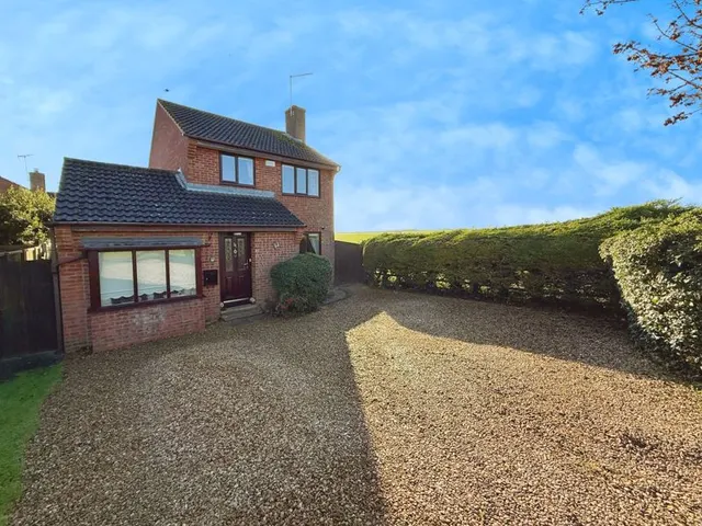 Clipsham Road, Castle Bytham, photo 1