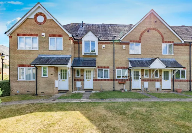 Norbury Avenue, Watford, photo 1