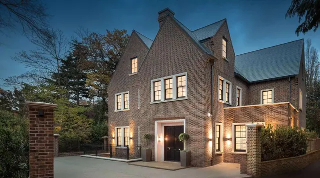 White Lodge Close, London, N2 0BL, photo 1