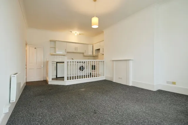Lansdowne Place, Hove, BN3, photo 2