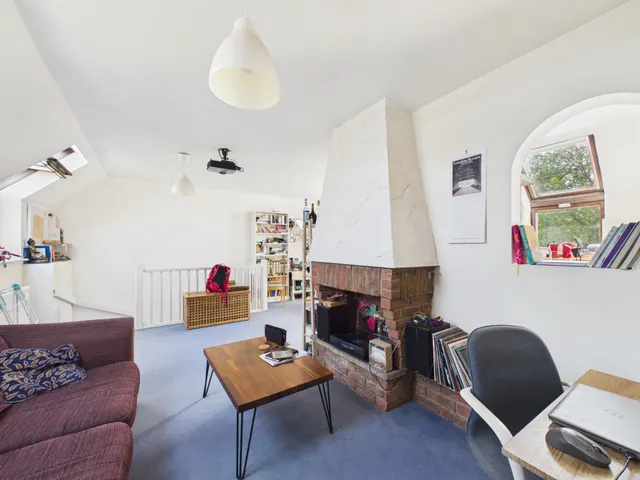 Photo 3 — Grange Drive, Bishops Cleeve, Cheltenham, GL52 8LW