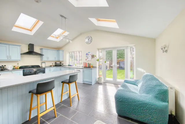 Photo 2 — Vicarage Road, Hampton Wick, KT1 4EB