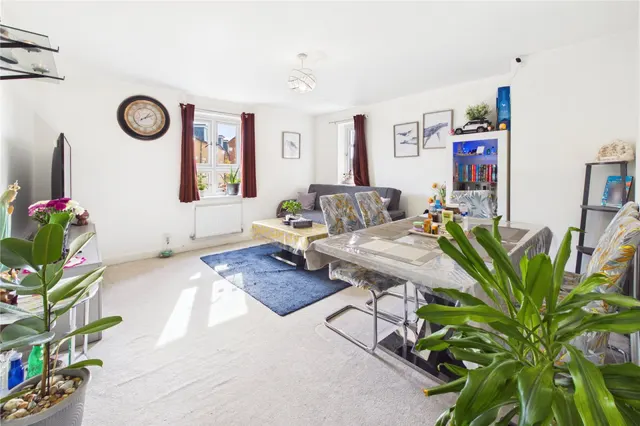 Home Straight, Newbury, RG14, photo 2