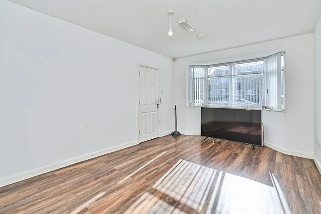 Churchill Road, Walsall, WS2, photo 2