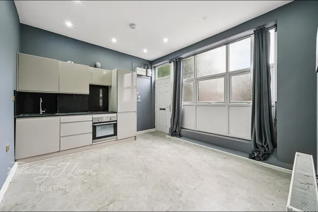 New Park Road, London, photo 1