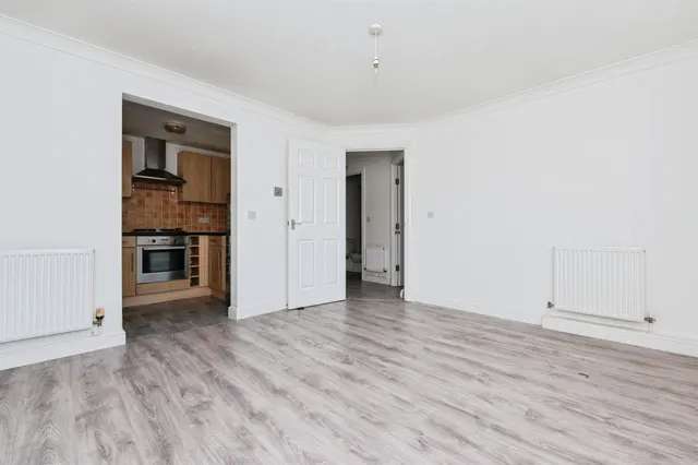 Caspian Way, Purfleet-On-Thames, RM19, photo 3