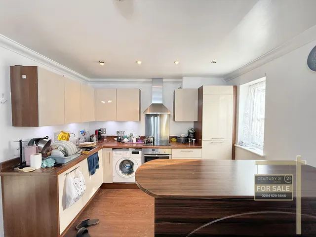 Vicarage Farm Road, Heston, TW5, photo 3
