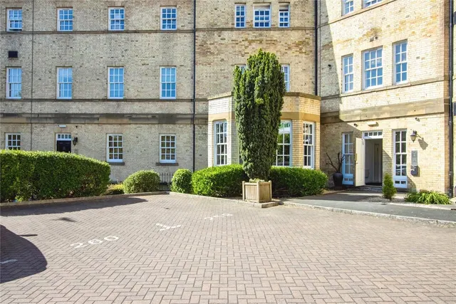 Tuke Grove, Wakefield, West Yorkshire, WF1, photo 1