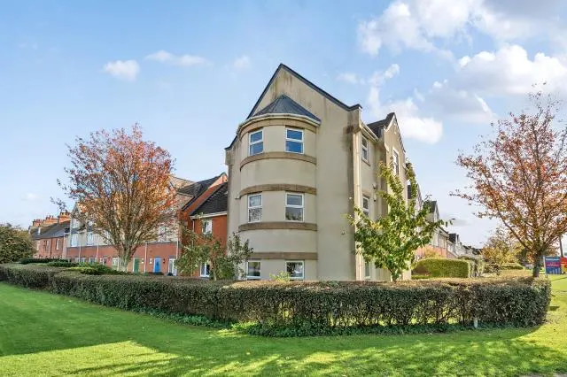 Tower Court, Tower Hill, OX28, photo 1