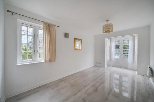 Selhurst Close, London, SW19, photo 3