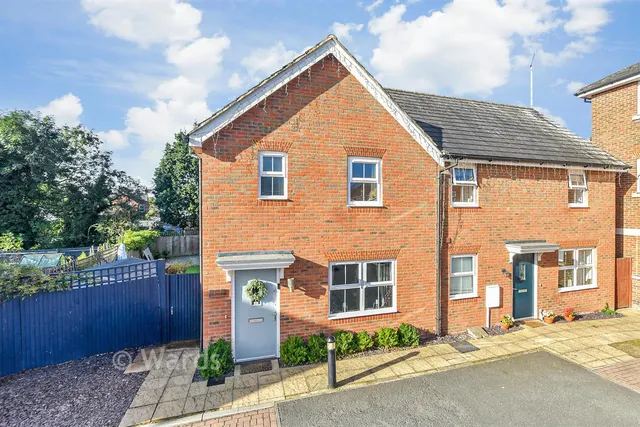 Locks Yard, Headcorn, TN27, photo 1