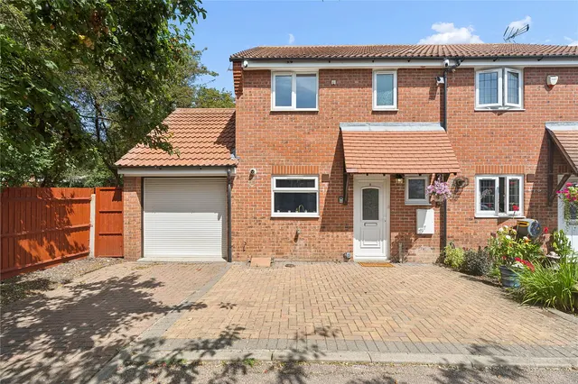Lindsell Lane, Basildon, SS14, photo 1