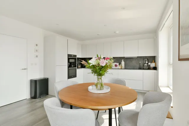 Acton, W3, photo 2