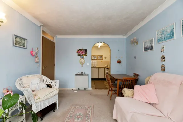 Wordsworth Drive, Cheam, SM3, photo 2