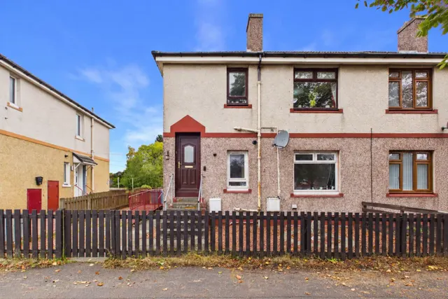 Bellshill Road, Motherwell, photo 1