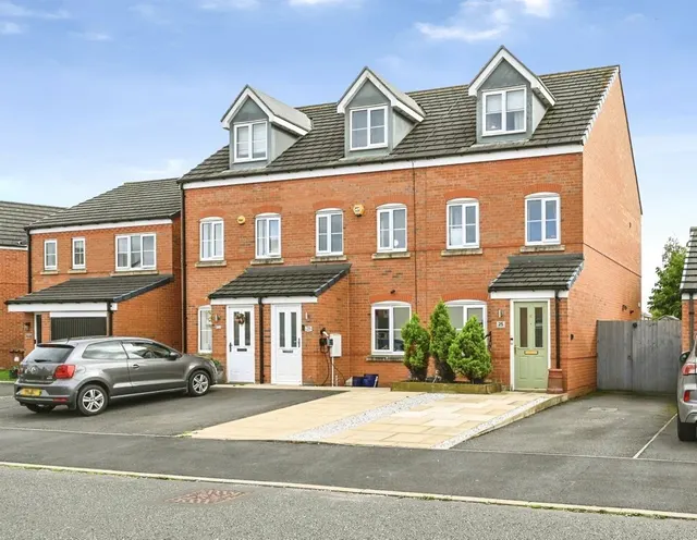 3 bedroom house — Garston Crescent, Newton-le-Willows, Merseyside, WA12