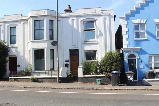 Egham Hill, Egham, Surrey, TW20 0BG, photo 1