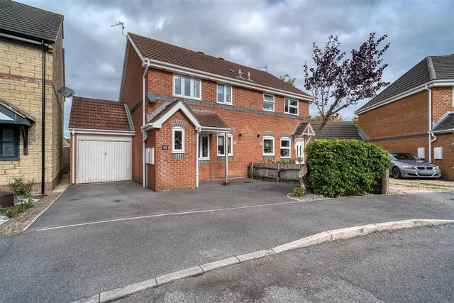 Cloverfields, Gillingham, photo 1
