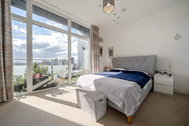 Peartree Way, SE10, photo 1