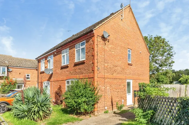 Bradfield Close, Rushden, NN10, photo 1