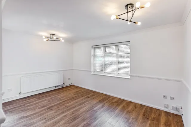 Bradfield Close, Rushden, NN10, photo 2