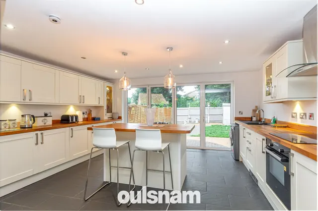 Photo 2 — Smiths Close, Bartley Green, Birmingham, B32 3NZ