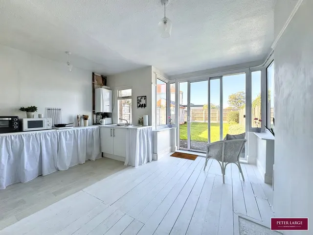 Ffordd Penrhwylfa, Meliden, LL19, photo 2