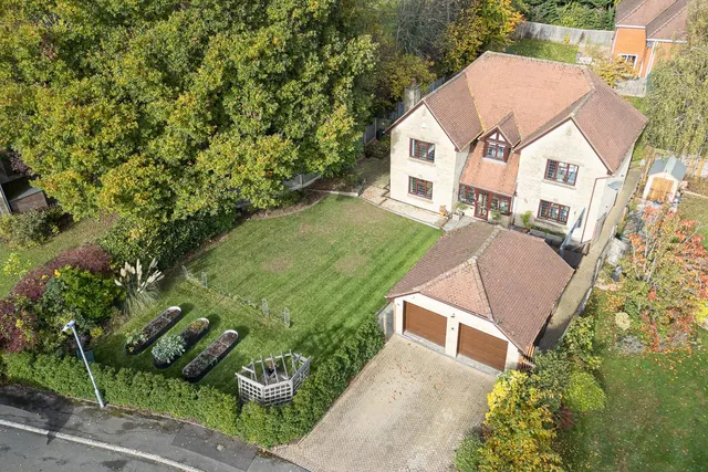Erleigh Drive, Chippenham, photo 2