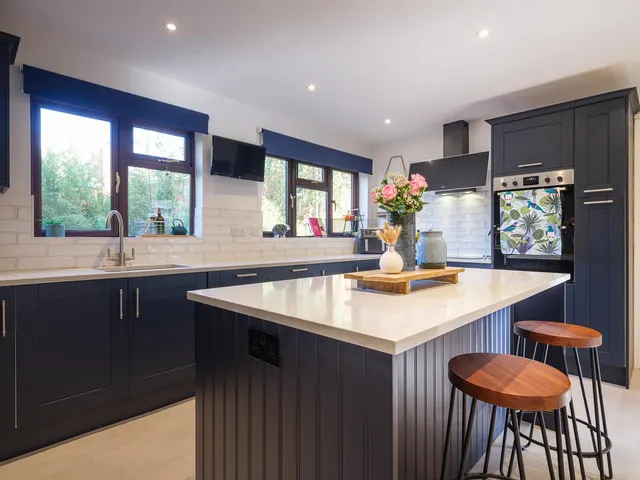 Erleigh Drive, Chippenham, photo 3