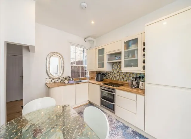 Amesbury Avenue, Streatham Hill, SW2, photo 3