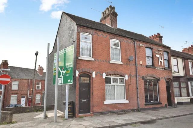 London Road, Newcastle under Lyme, photo 1