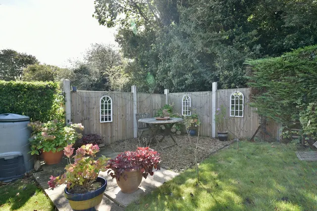 Photo 3 — Queensdown Road, Kingsdown