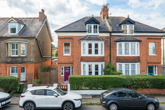 4 bedroom house, Seabrook Road, Hythe, CT21