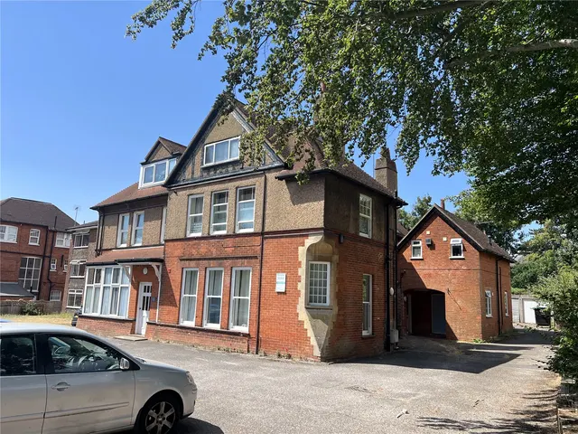 Clandon Road, Guildford, GU1, photo 1