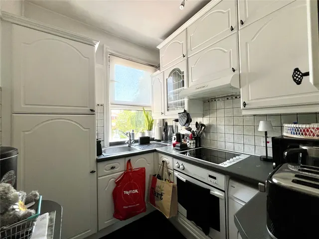 Clandon Road, Guildford, GU1, photo 3
