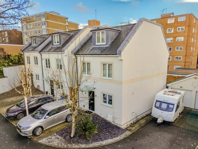 Park Close, Poole, BH15, photo 2
