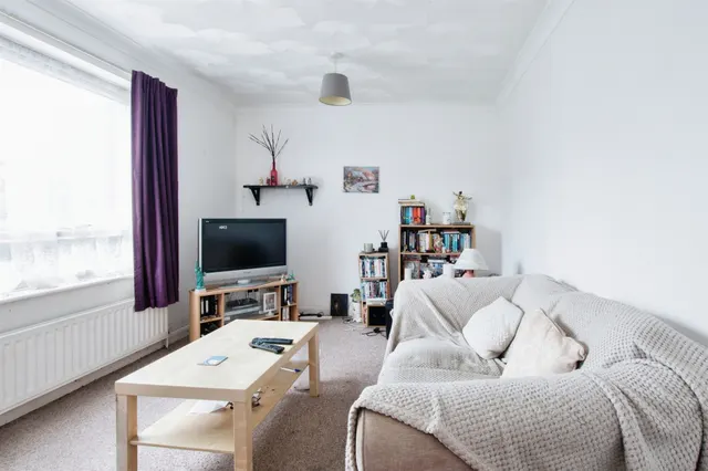 Richmond Park Road, Bournemouth, BH8, photo 2