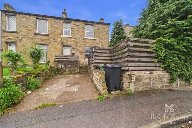 Stile Common Road, Huddersfield, HD4, photo 1