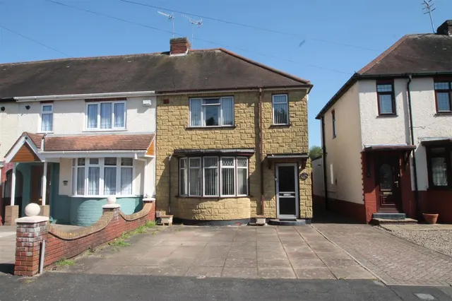 Hickmans Avenue, Cradley Heath, photo 1